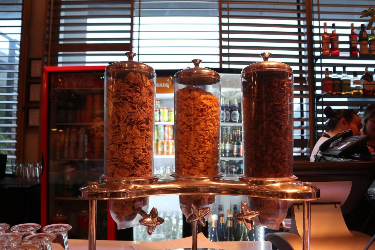 Wyndham Concepcion Pettra Hotel Luaran gambar Dried anchovies