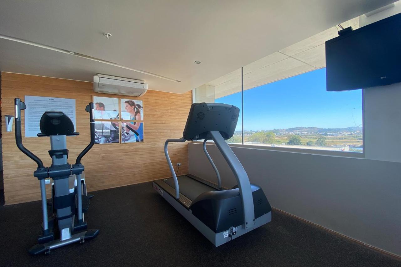 Wyndham Concepcion Pettra Hotel Luaran gambar The gym at the hotel