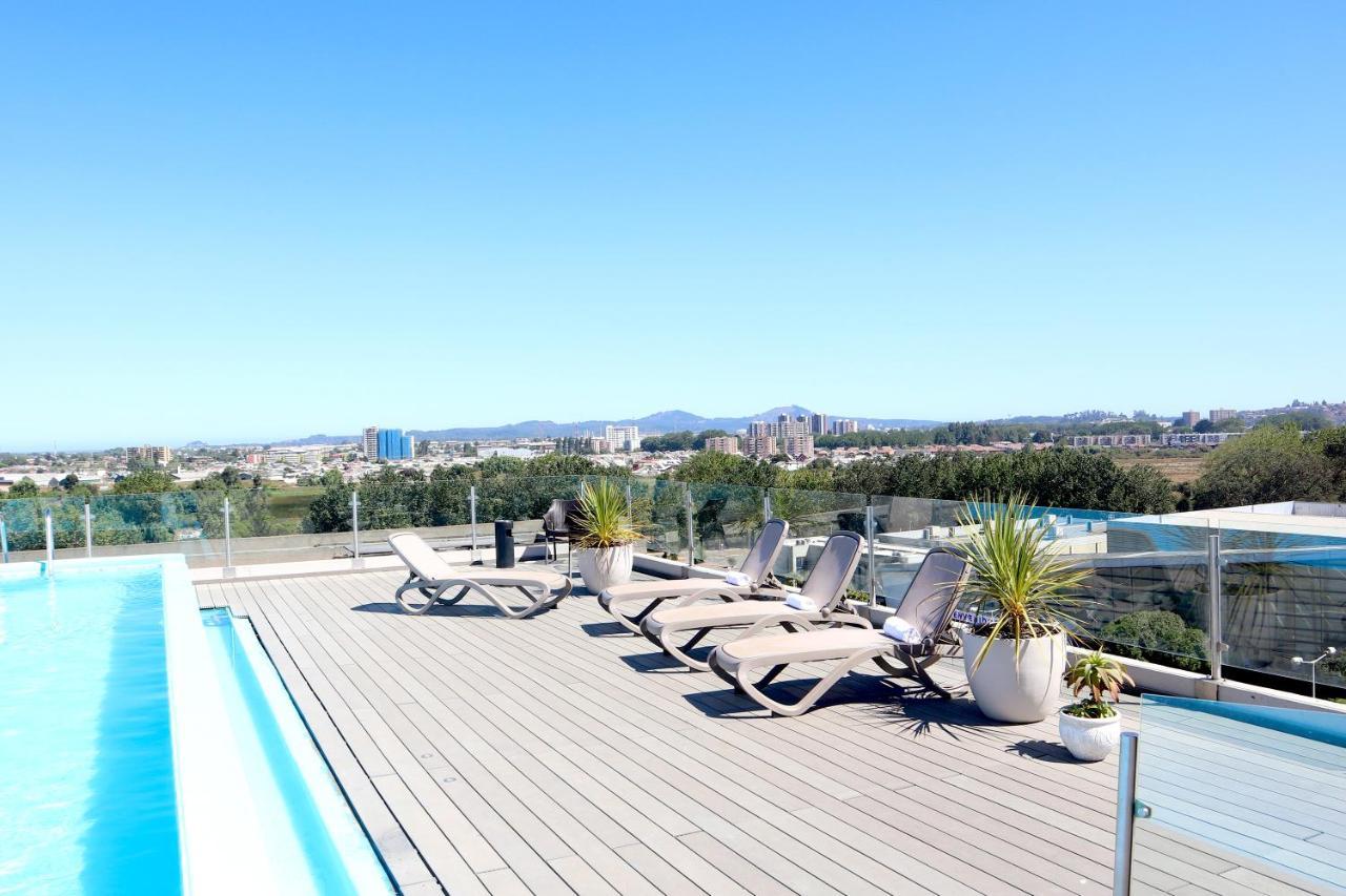 Wyndham Concepcion Pettra Hotel Luaran gambar Rooftop pool at the Hotel Indigo San Diego